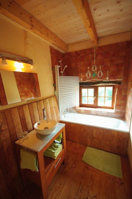 Les Grandes Fontaines Bed and Breakfast La Longine Værelse billede
