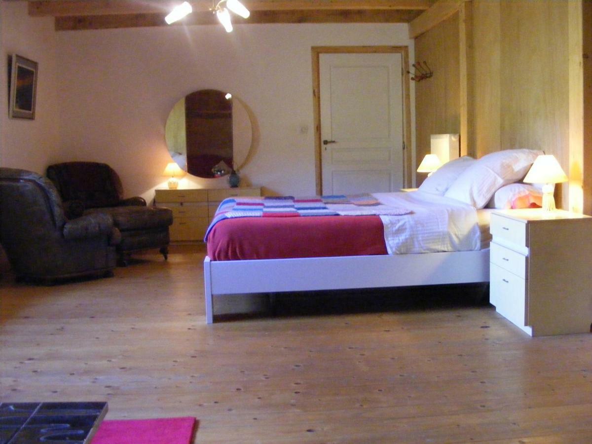 Les Grandes Fontaines Bed and Breakfast La Longine Eksteriør billede